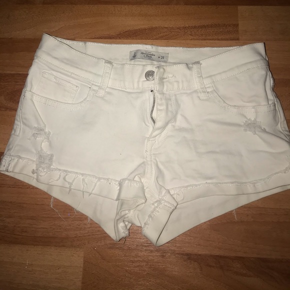 white abercrombie & fitch jean shorts - Picture 1 of 4